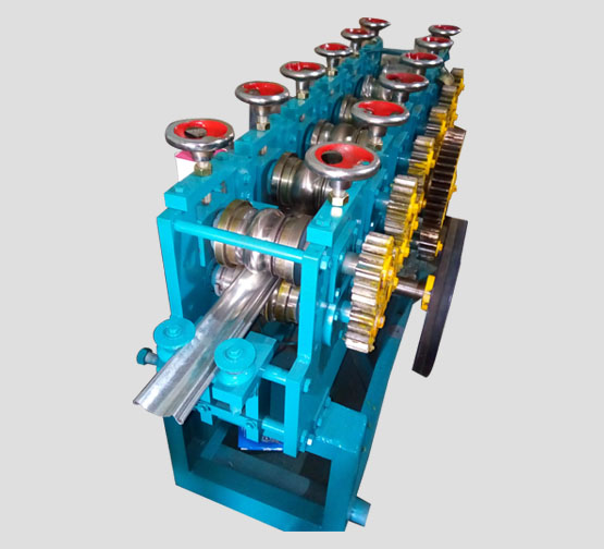 Rolling Shutter Strip Machine