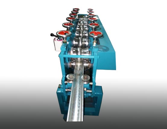 Rolling Shutter Strip Machine